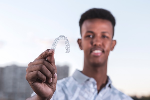 Do Clear Aligners Hurt?